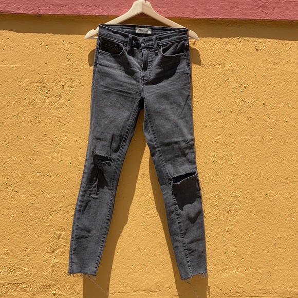 Madewell 9” High Rise Skinny Busted Knee Raw Hem - Picture 4 of 9